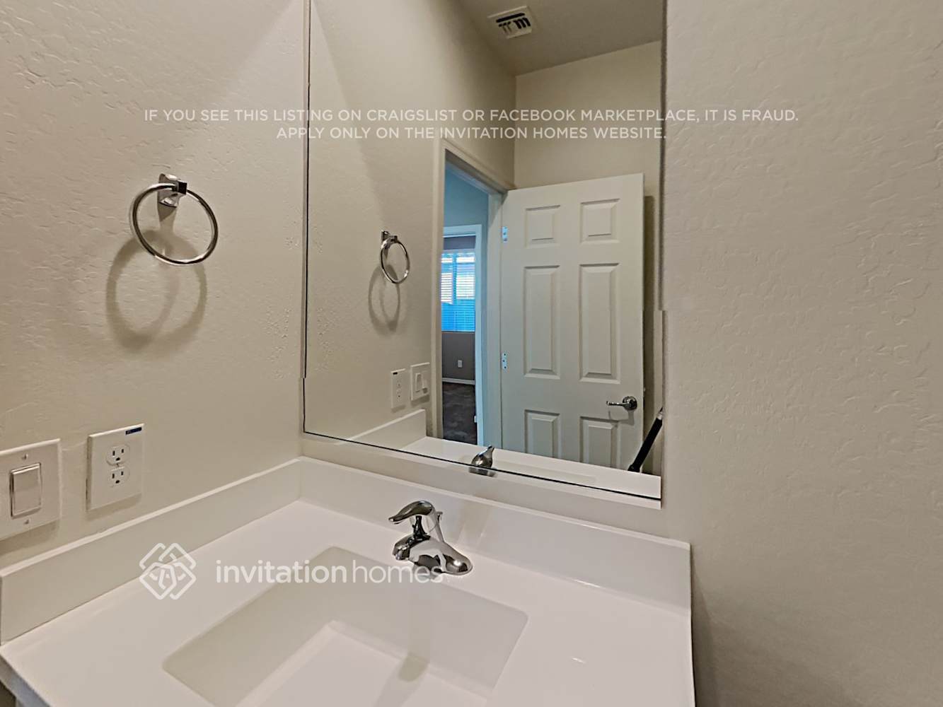 Building Photo - 10831 W Luke Ave