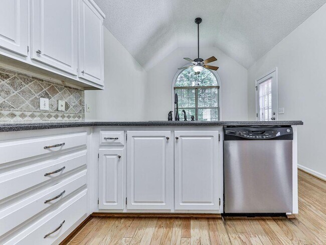 Building Photo - 3007 Clove Tree Ln