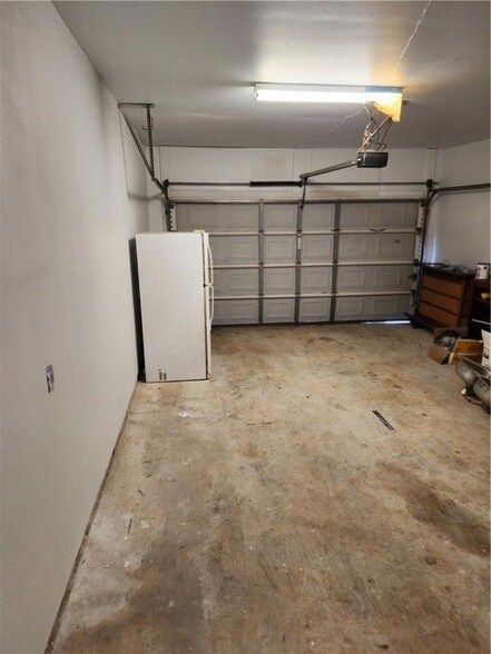 Building Photo - 870 Marina Dr