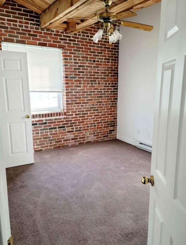 158 N Sheridan Rd 158 N Sheridan Rd Newmanstown PA 17073 Apartment