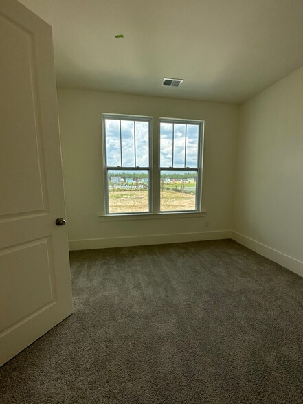 Building Photo - 1539 Homecoming Blvd