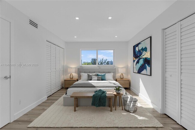 Building Photo - 7925 Carlyle Ave