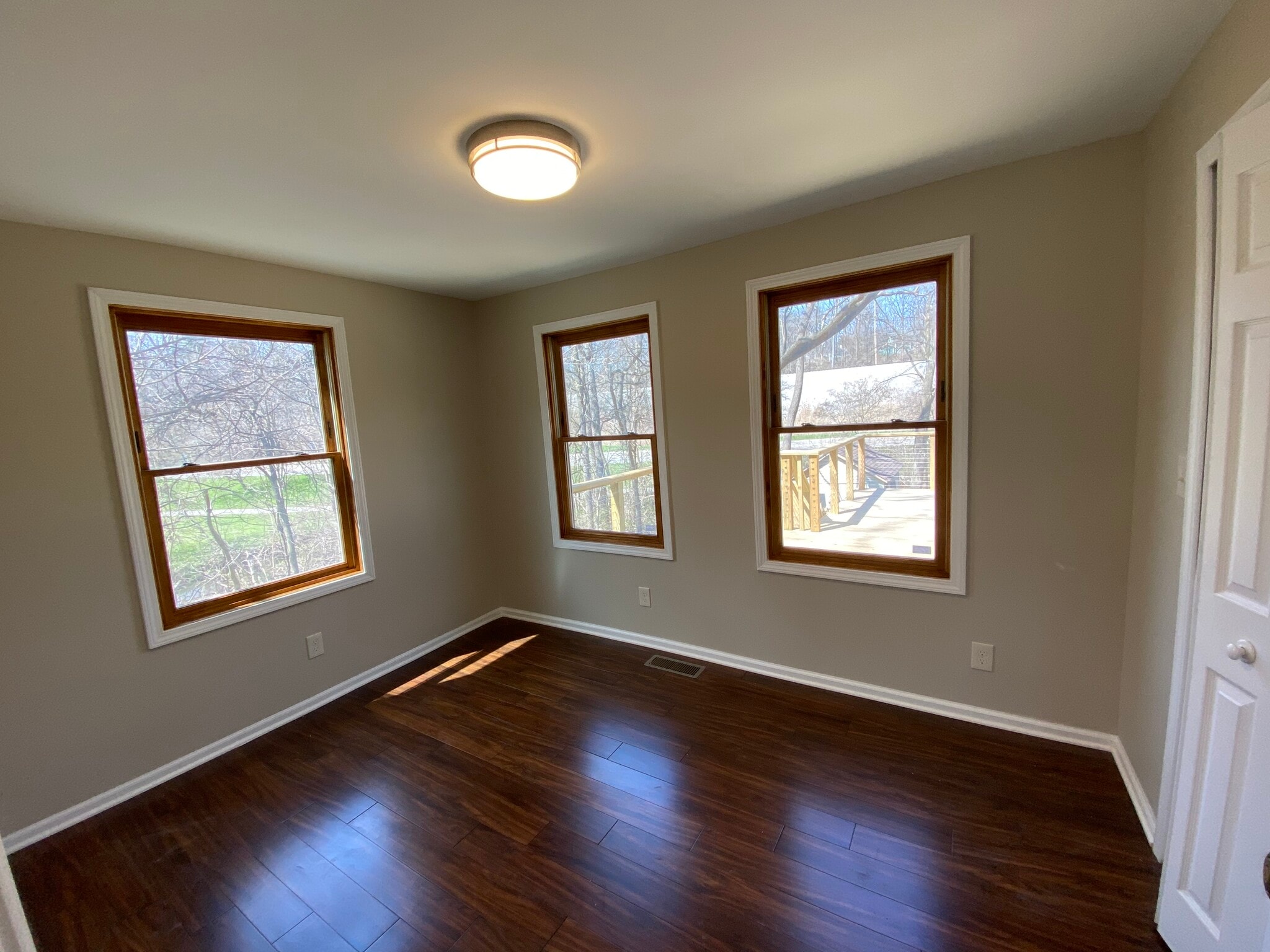 Master BR - 1301 Jones Dr