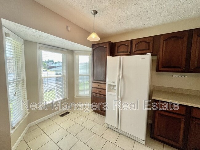 Building Photo - 127 Kristin Ave