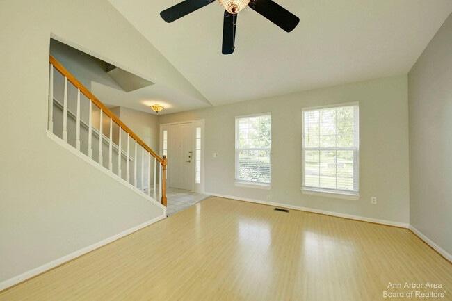 Building Photo - 3127 Dunwoodie Rd