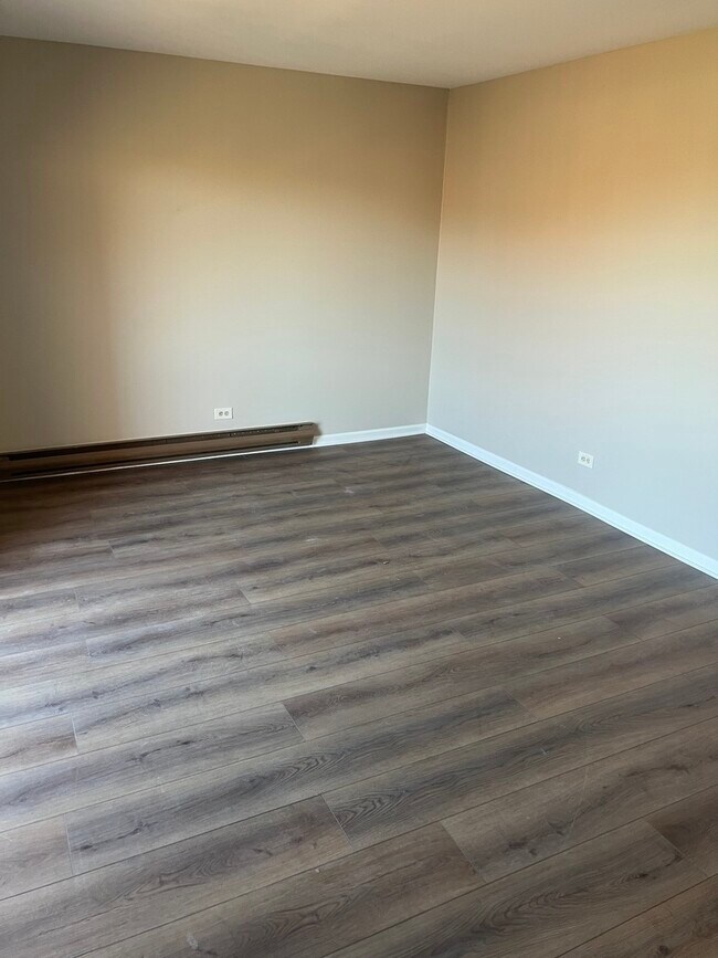 Building Photo - 1110 Cedar St