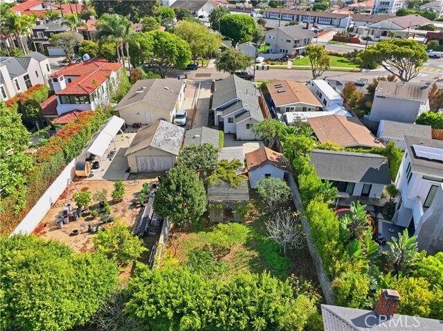 Building Photo - 815 S Juanita Ave