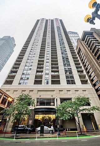 Primary Photo - 200 N Dearborn St