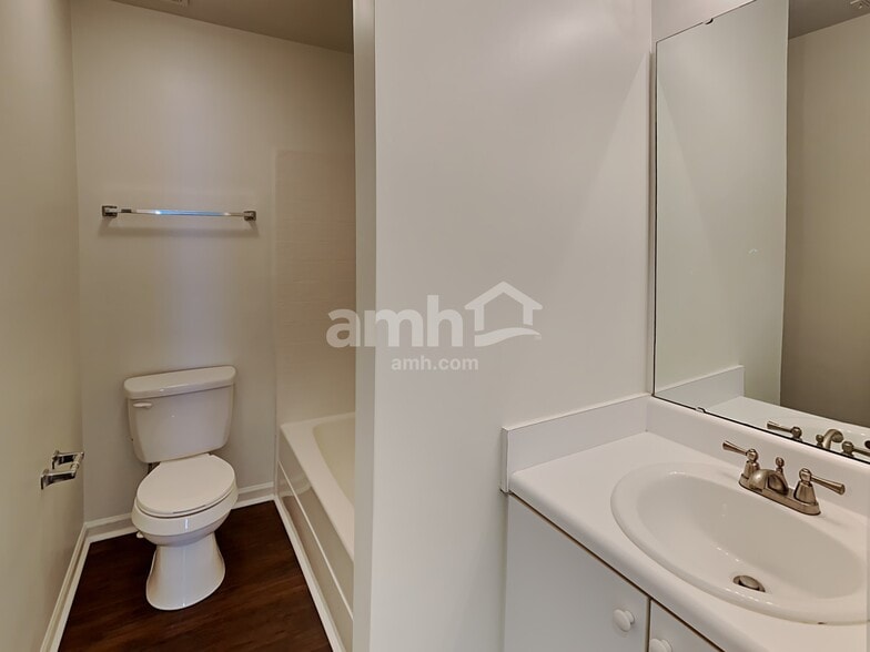 Building Photo - 3709 Pinkham Way