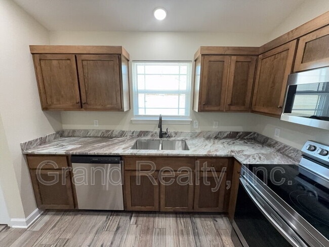 Building Photo - 4026 Roxies Ln