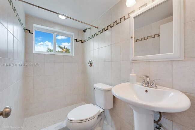 Building Photo - 9975 SW 85th St