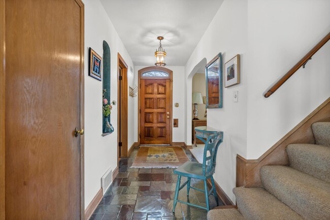 Building Photo - 5457 N Berkeley Blvd