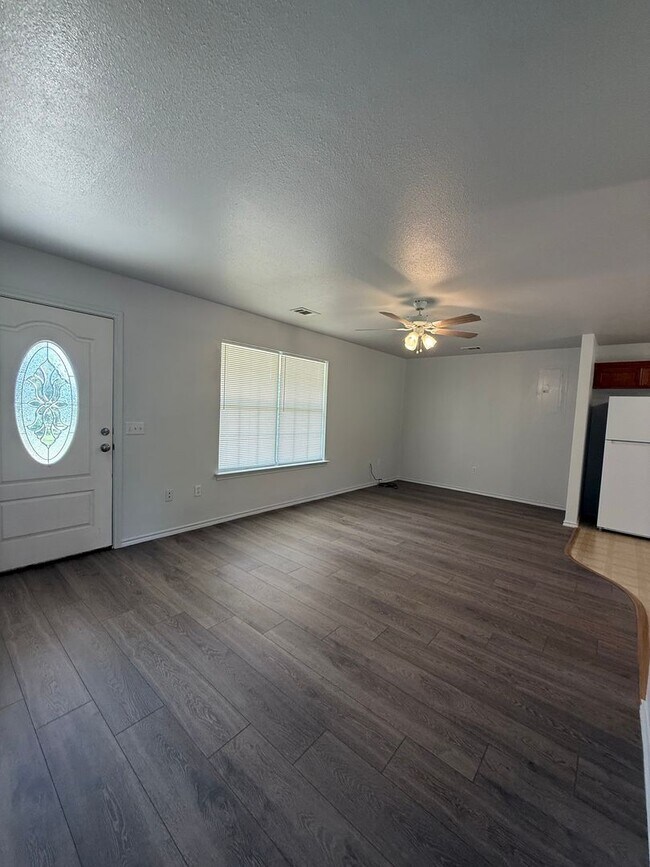 Building Photo - 2 Bedroom in Hughes Springs ISD
