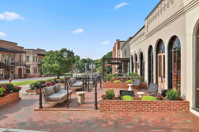 Building Photo - New Construction Rental WALKABLE to Downtown Senoia!