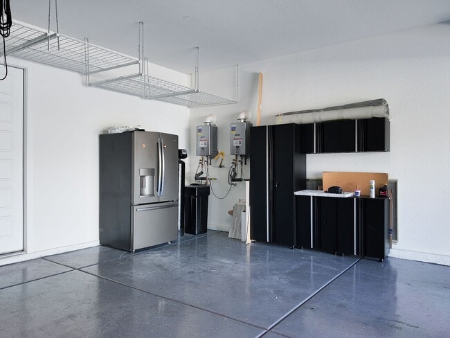 Building Photo - Exquisite Luxury Rental in Prestigious Gated Tule Springs Community