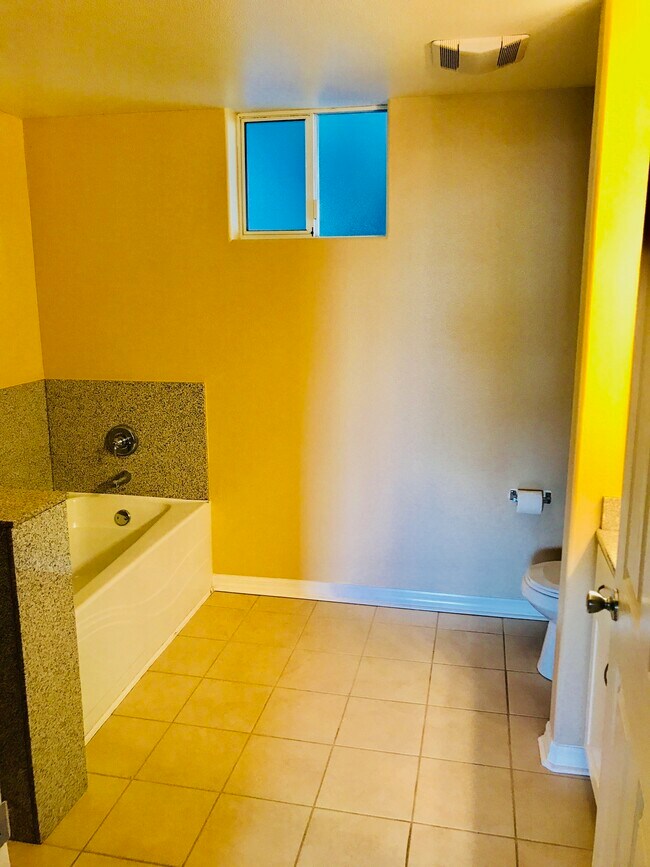 Building Photo - 3901 Lick Mill Blvd