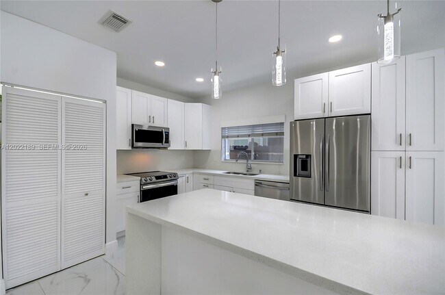 Building Photo - 15548 SW 19th Ln