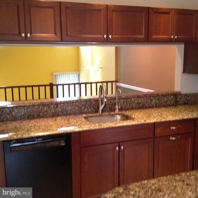 Building Photo - 6559 River Tweed Ln