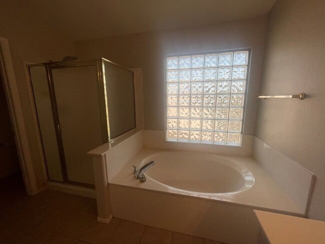 Building Photo - 922 N Sicily Dr