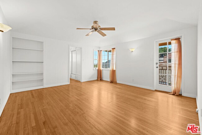 Building Photo - 3715 Homeland Dr