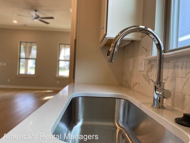 Building Photo - 3 br, 2.5 bath House - 1141 Skylar Terrace