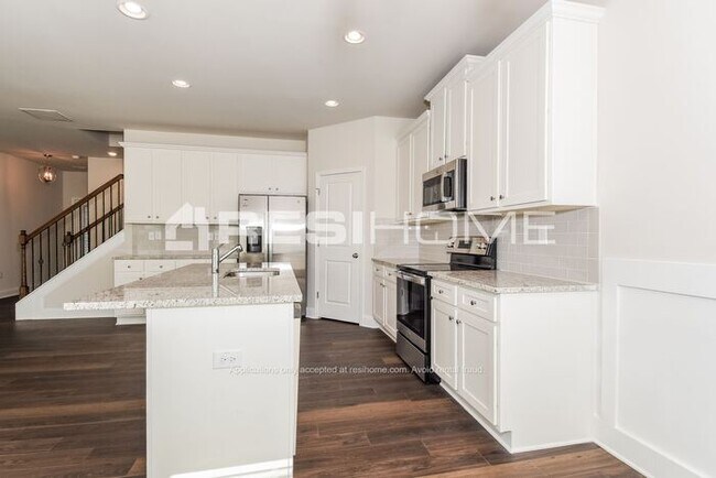 Building Photo - Newly Built Home! Receive one month FREE r...