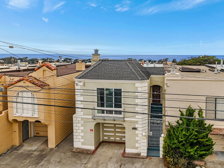 Building Photo - 2145 32nd Ave