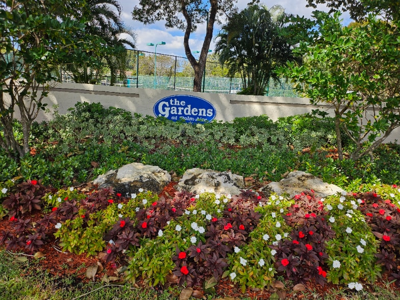 Building Photo - 108 Gardens Dr