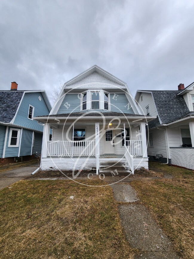 Building Photo - 3 bed 1 bath with lots of space!