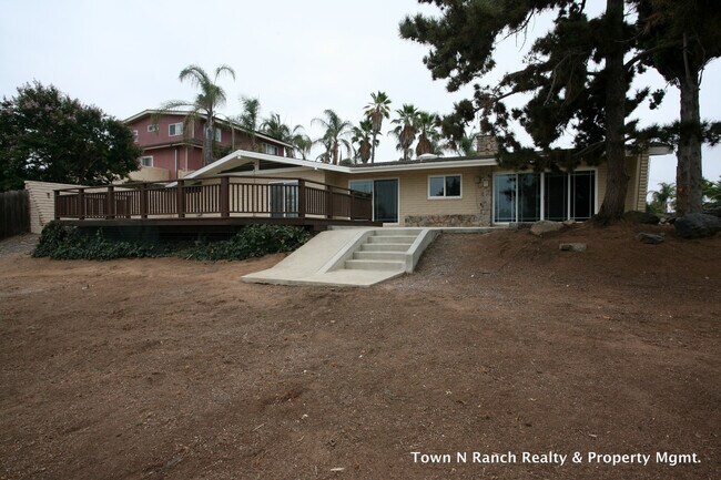 Building Photo - Mid-Century Modern 3Br 2Ba on 1/2ac with View!