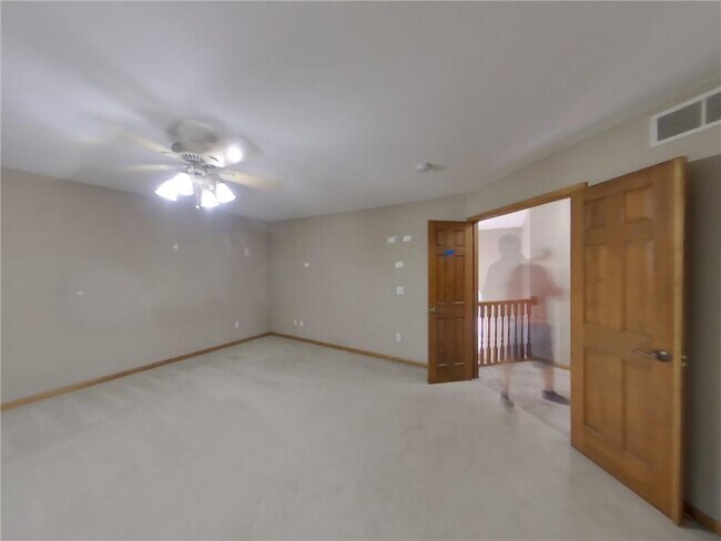 Building Photo - 8915 Umbria Pl N