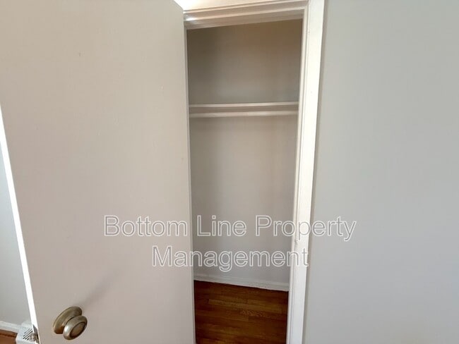 Building Photo - 3021 Marlborough Rd