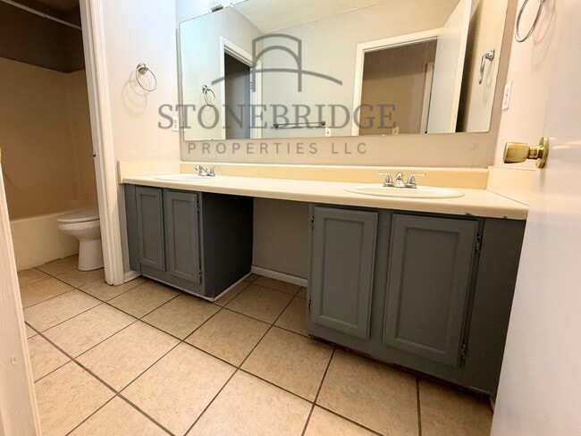 Building Photo - 2 bed, 1.5 bath townhome in Helena