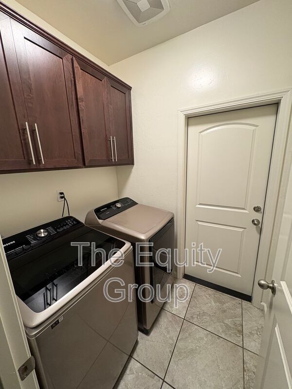 Building Photo - 3215 N Kent St