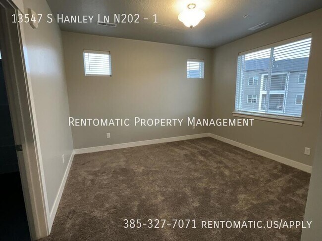 Building Photo - 13547 S Hanley Ln