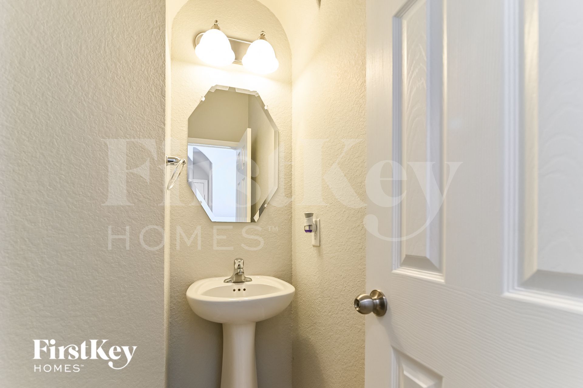 Building Photo - 26108 Knights Tower Ct