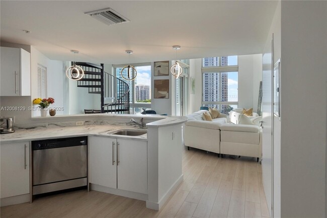 Building Photo - 300 S Biscayne Blvd
