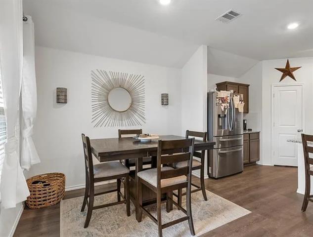 Building Photo - 1304 Lowhill Dr