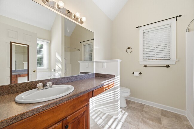 Building Photo - 1611 York Rest Ln