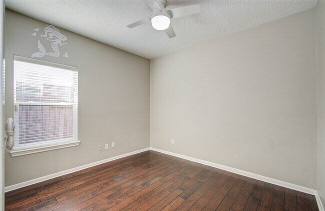 Building Photo - 14806 Flowerwood Dr