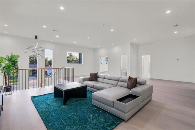 Building Photo - 3813 Cortez Dr
