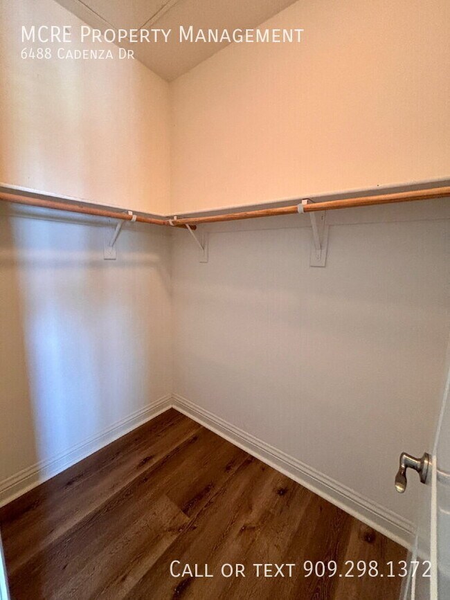 Building Photo - 6488 Cadenza Dr