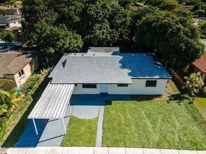 Building Photo - 1508 NW 32nd Ave