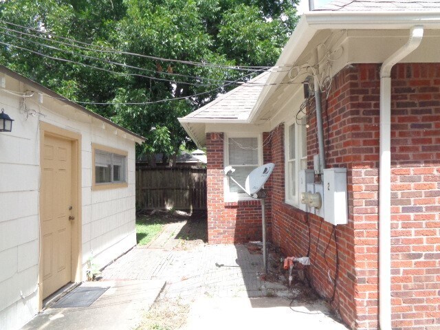 Building Photo - 4618 Clay St