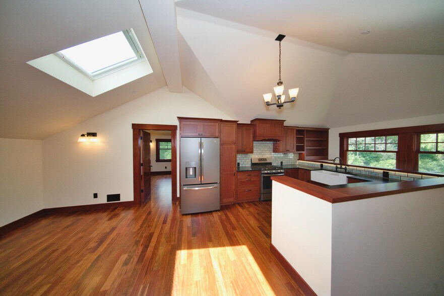 Kitchen 4 - 246 Berkeley Way