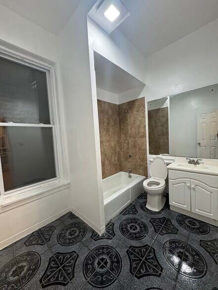 Bathroom - 3353 S Emerald Ave