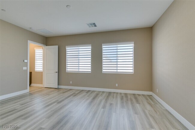 Building Photo - 10142 Tree Blossom Ave