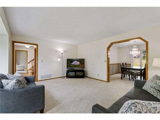 Building Photo - 3317 Oxford Alcove