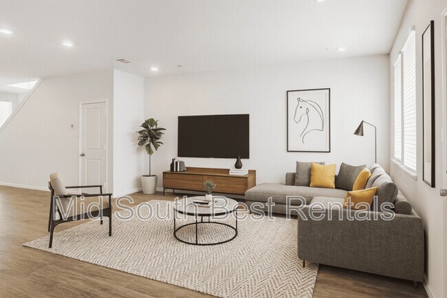 Building Photo - 220 Redwood Rd