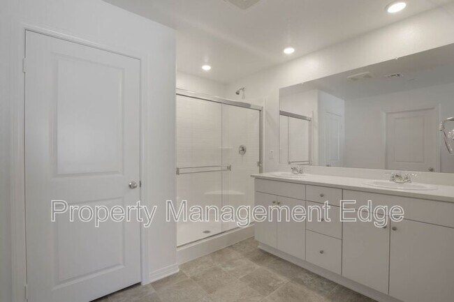 Building Photo - 30128 Bonita Spgs St